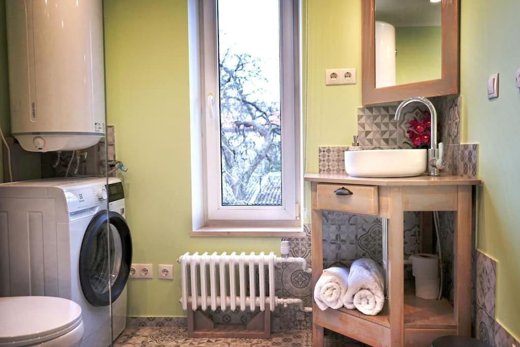 Prime 2Br/Ba Apt Next To Main Station & Olympic Center Liepaja Bagian luar foto
