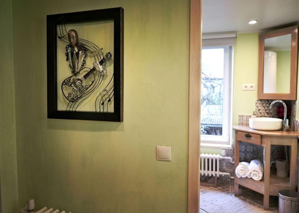 Prime 2Br/Ba Apt Next To Main Station & Olympic Center Liepaja Bagian luar foto